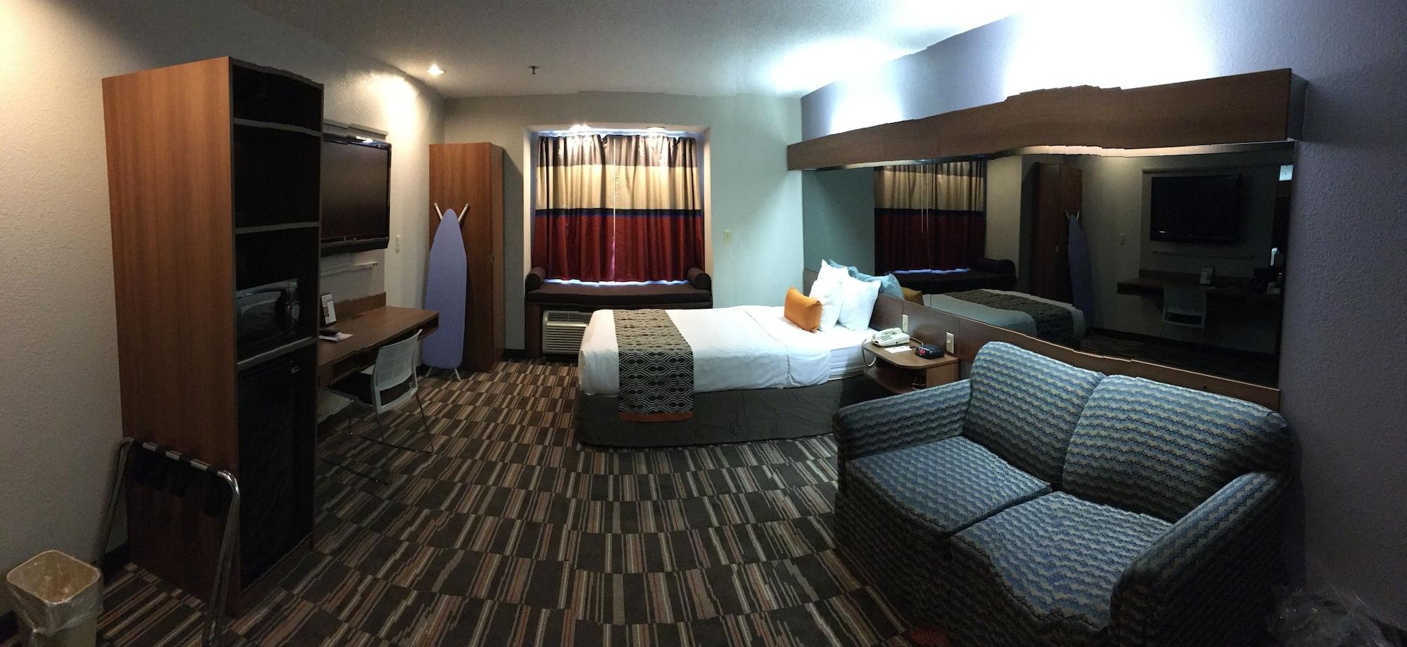 Microtel & By Wyndham Airport Filadélfia