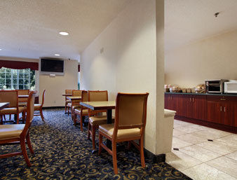 Microtel & By Wyndham Airport Filadélfia