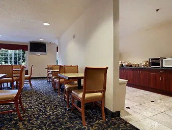 Microtel Inn & Suites By Wyndham Philadelphia Airport 